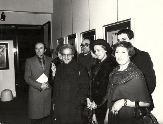 1976, Personale di A. Bertrand alla Galleria d'Arte Moderna Mioccio, A. Bertrand con estimatori e Laura Strani